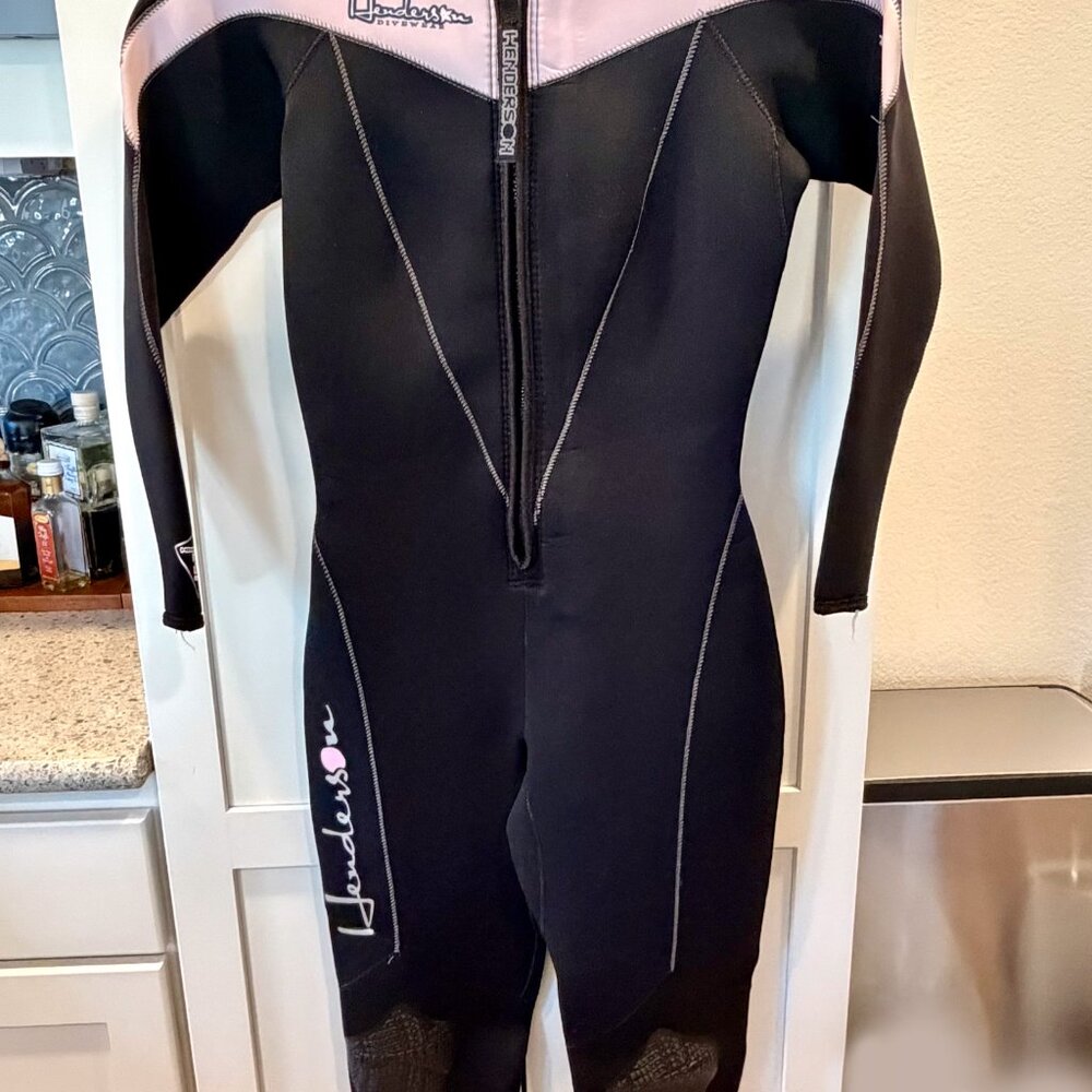 LIKE NEW Women's Henderson 3mm Thermoprene full wetsuit